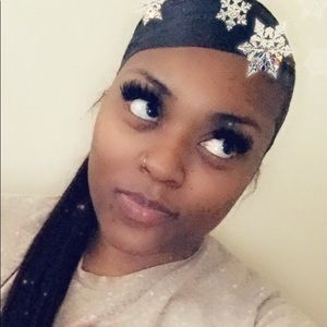 Meet your Posher, Demetria